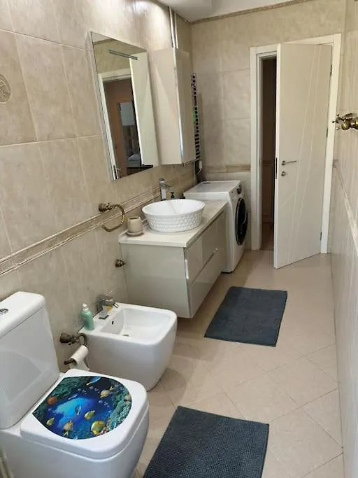 Leos Apartment Тирана Албания